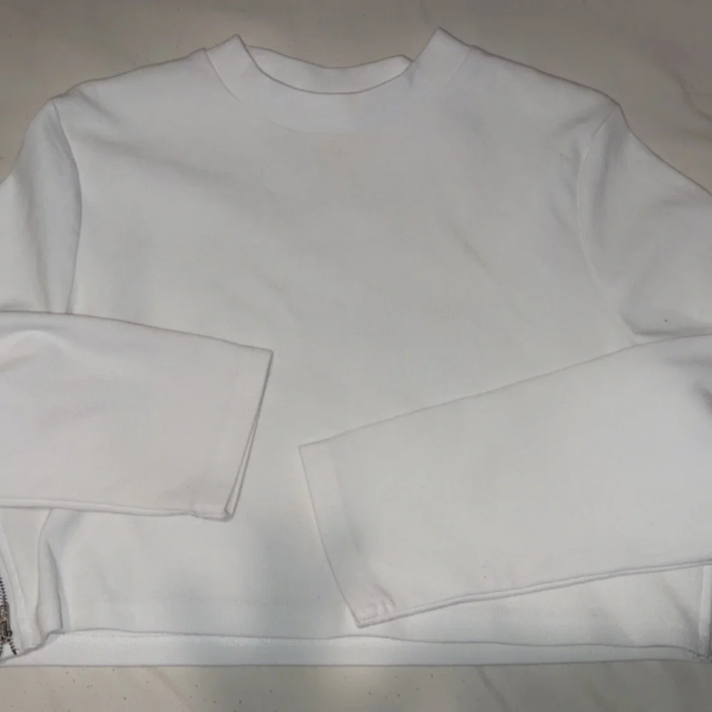 Two piece set - Picture 2 of 3